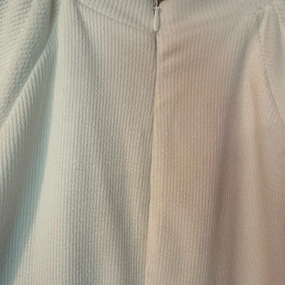 ALI & JAY White Beautiful Dress. Flowy Sleeves, Soft Textured Fabric. XL. NWT. - Picture 6 of 12